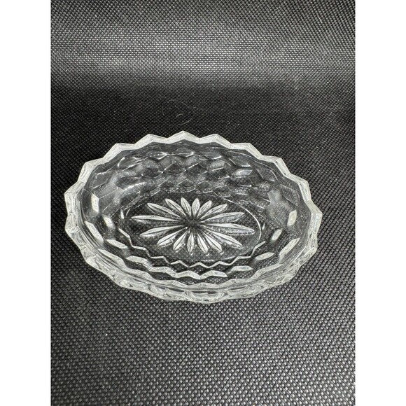 Oval Pressed Glass Starburst Base  Sawtooth Rim  5" Vintage Trinket, Candy Dish - Picture 1 of 5
